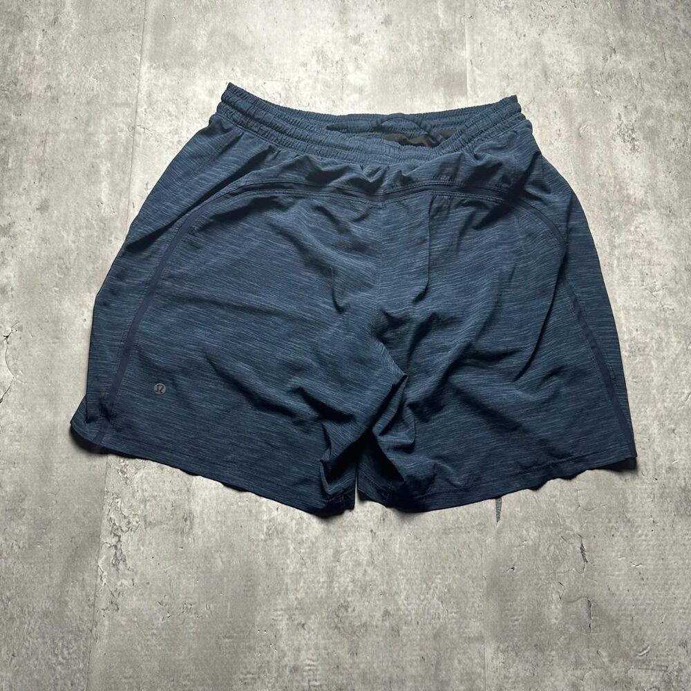 Lululemon Men's Blue and Navy Shorts